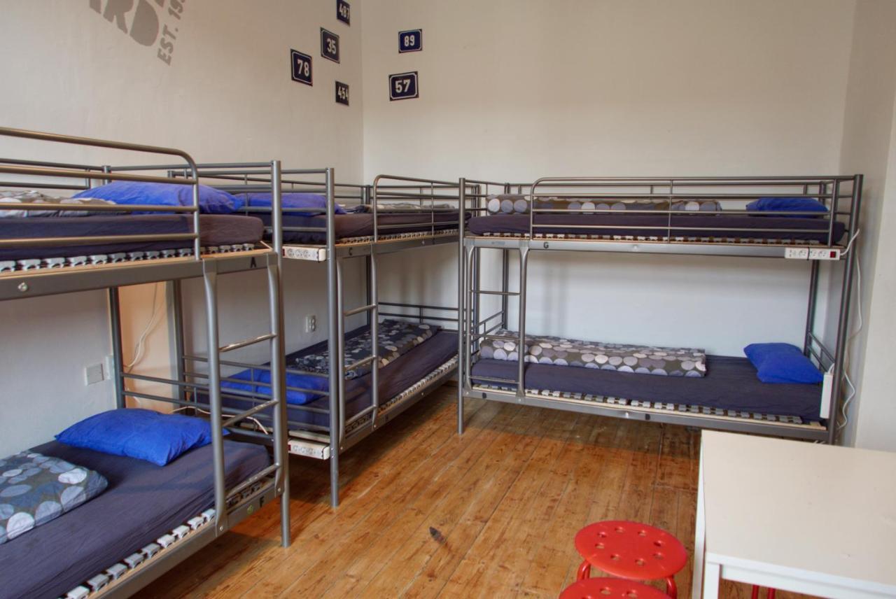 Clown&bard Hostel *