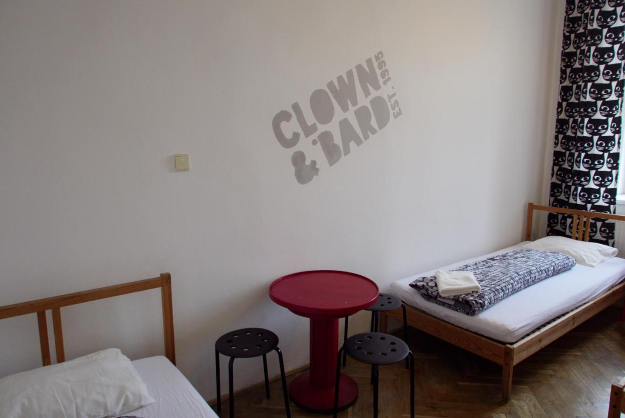 Clown&bard Hostel