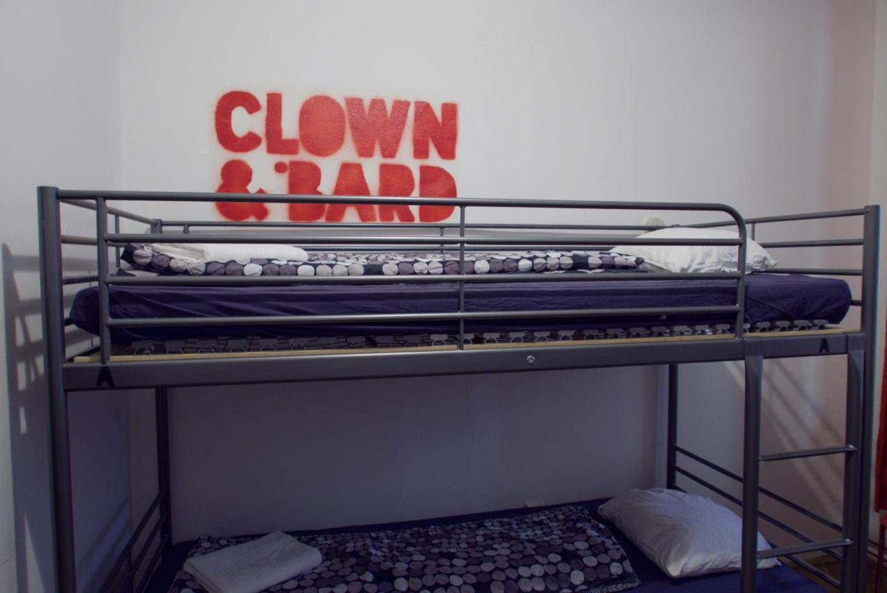 Clown&bard Hostel
