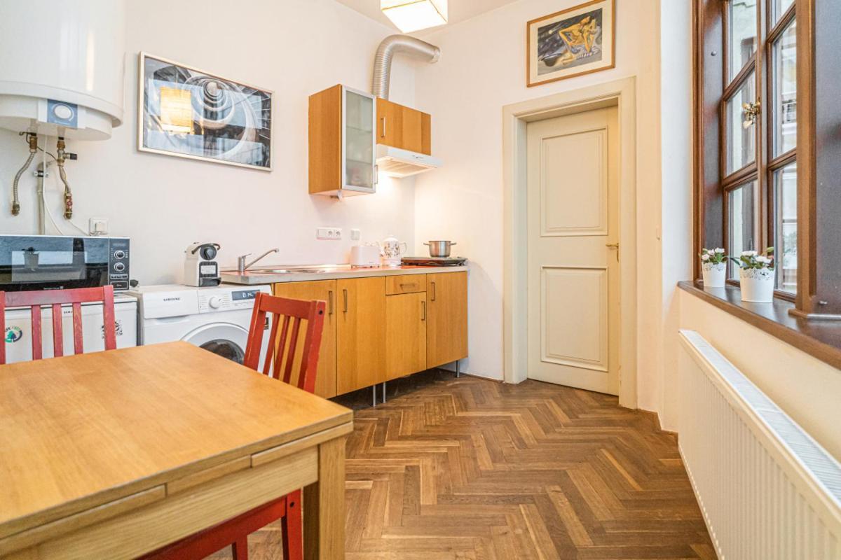 Stylish Studio At Lesser Town, Charles Bridge 3min By Walk Lejlighed *