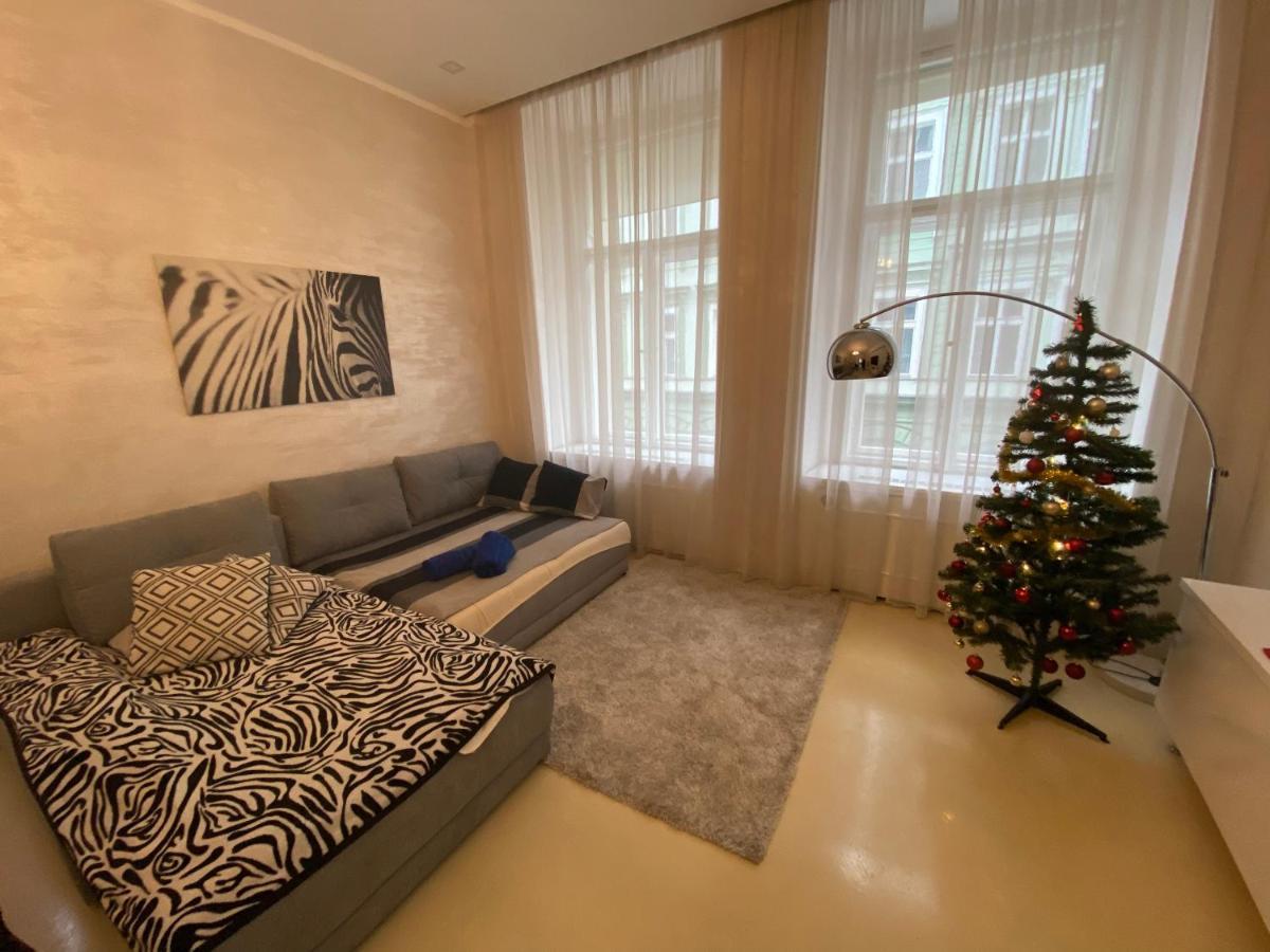 Stylish 5 Minutes Walk From City Center * Prag