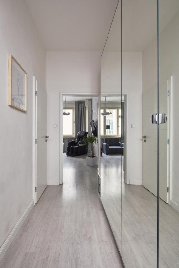 Sleek Near Wenceslas Square By Days Apartment Prag