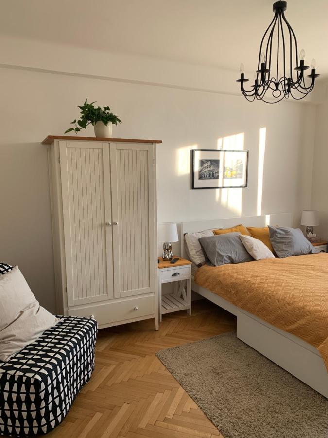 Apartment Anenska By Charles Bridge 1 Prague