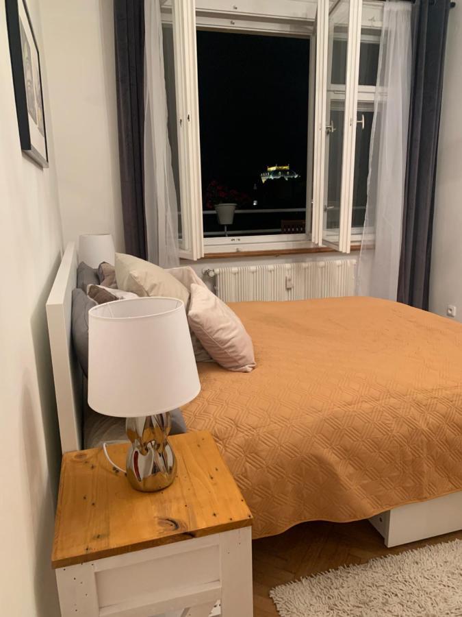 Apartment Anenska By Charles Bridge 1