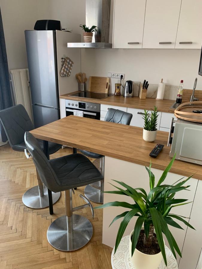 Apartment Anenska By Charles Bridge 1 *
