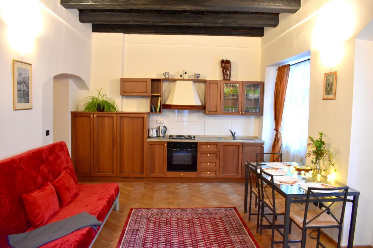 Apartment Lesser Town! *