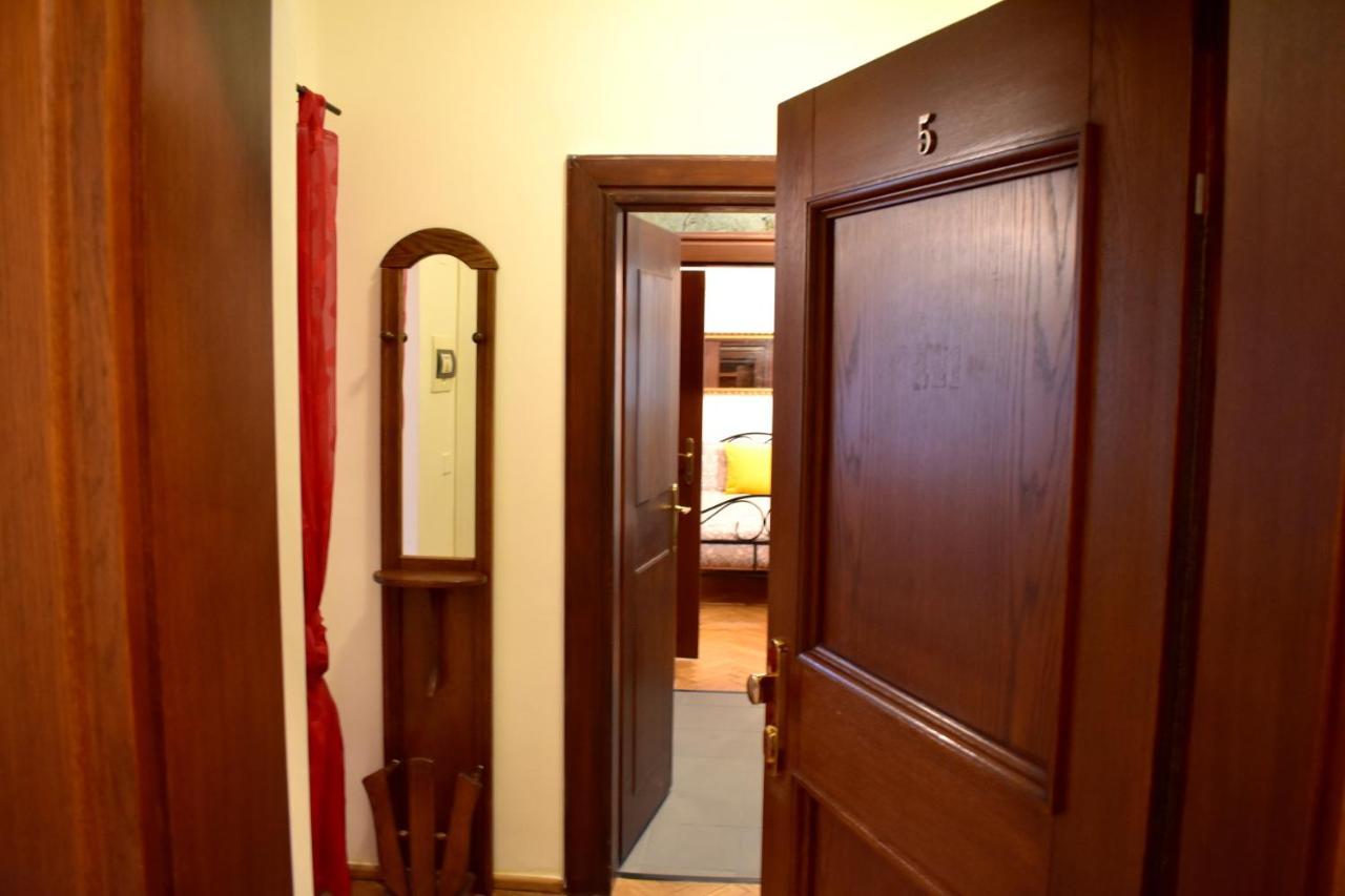 Apartment Lesser Town! *