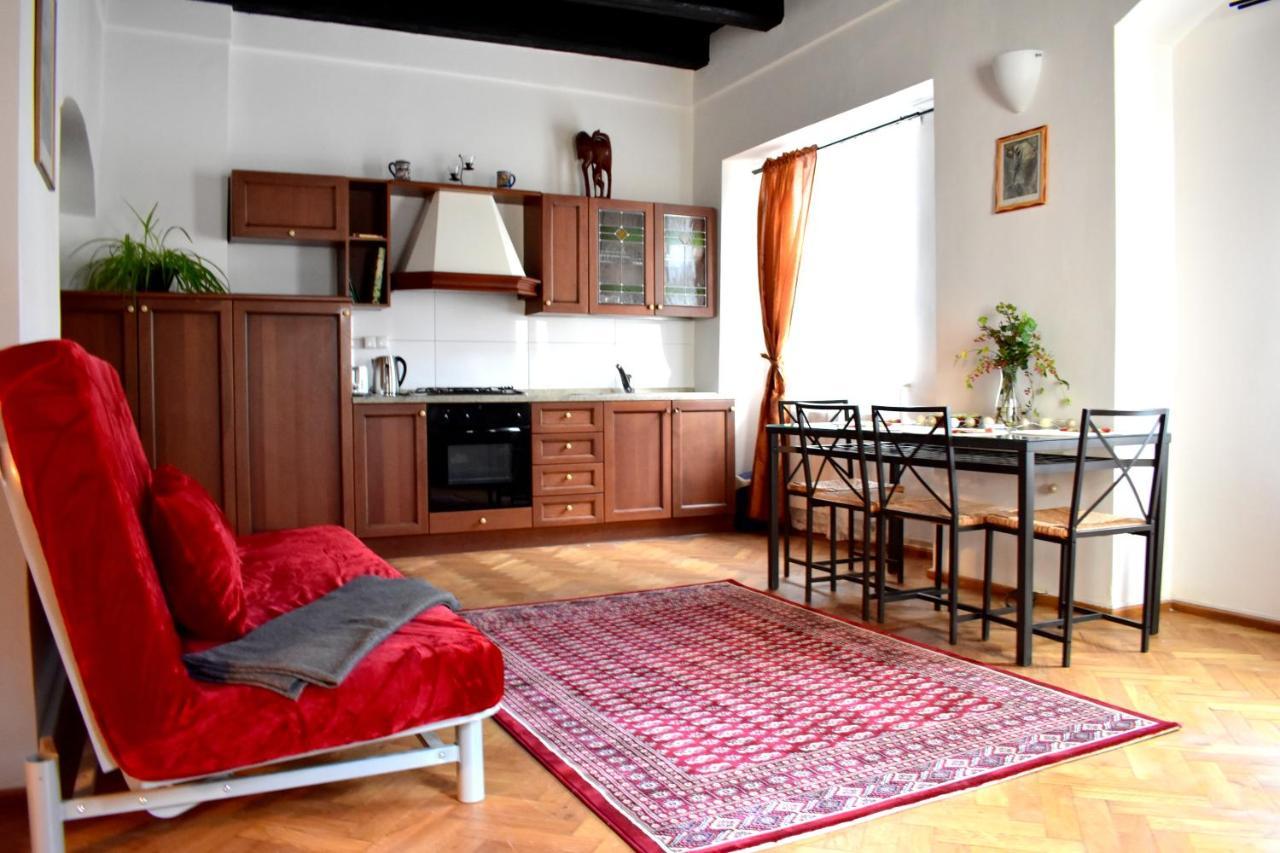 Apartment Lesser Town! *