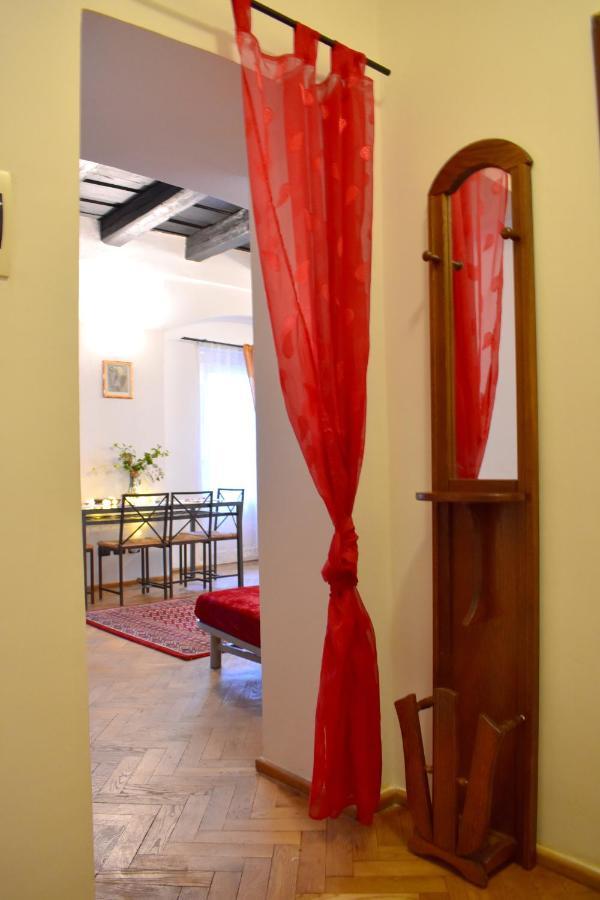 Apartment Lesser Town! *