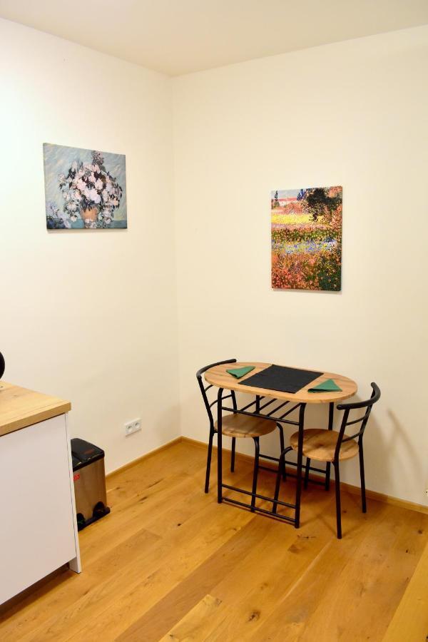 Airstay Apartment: Grebovka Apartment Prag