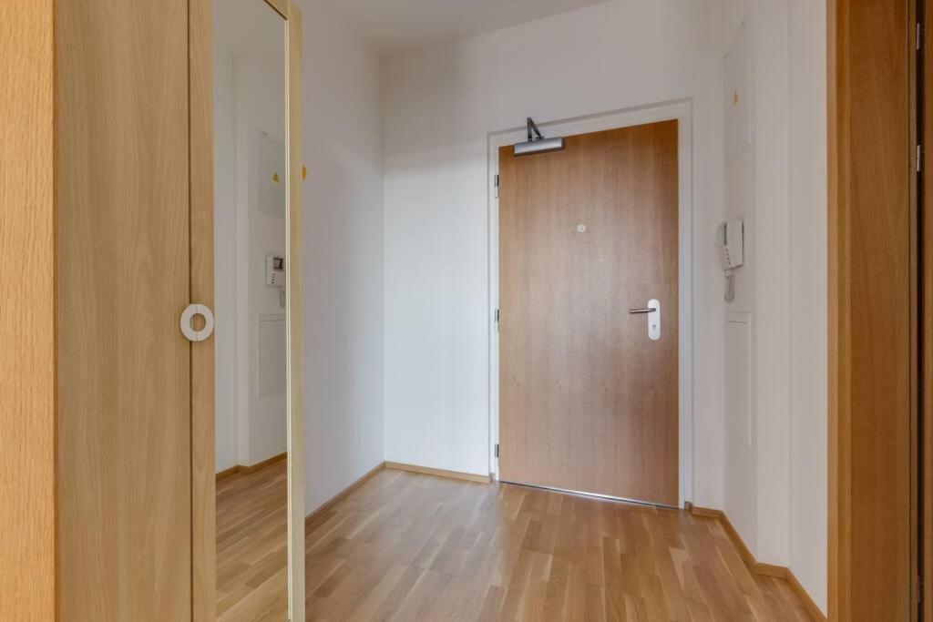 Lägenhet Jt's Korunni Str.