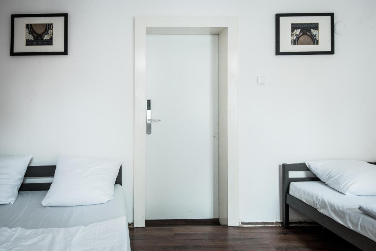 Hostel Charles Bridge &