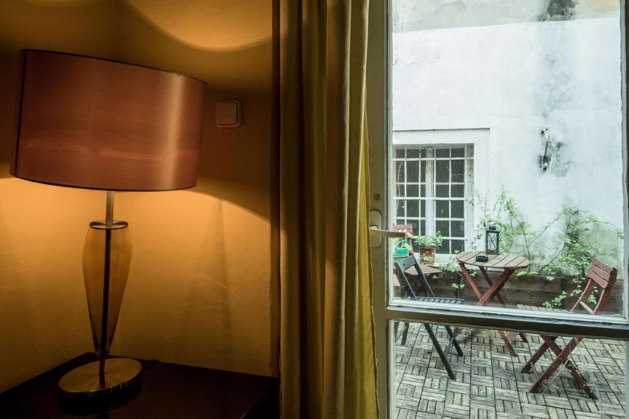 Hostel Charles Bridge &