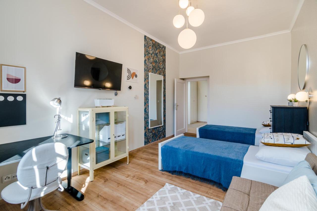 Days - Bright - Fast Wifi - Quiet Area *