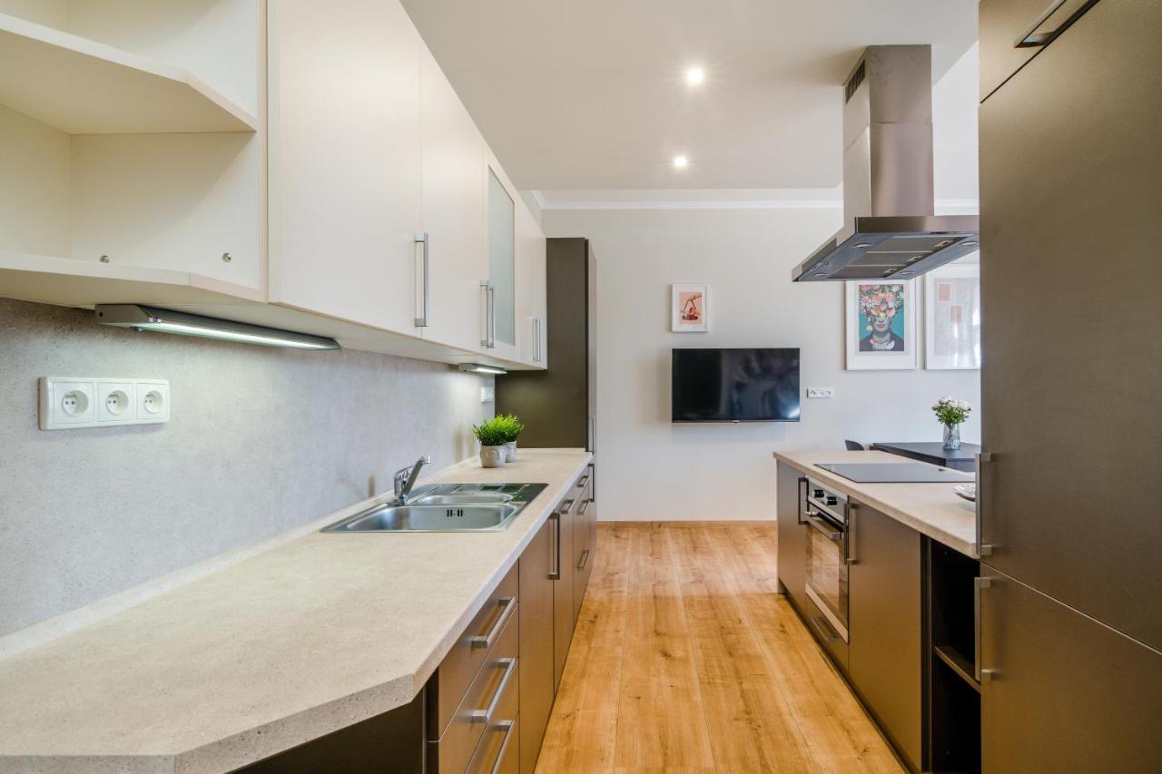 Apartment Days - Bright - Fast Wifi - Quiet Area *