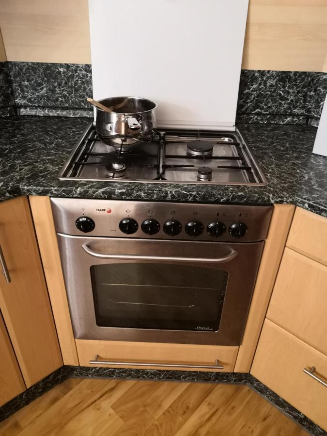 Private In Shared Luxurious Palace Like With 2 Bathrooms Including Whirlpool And Virtual Reality Penzion Praha