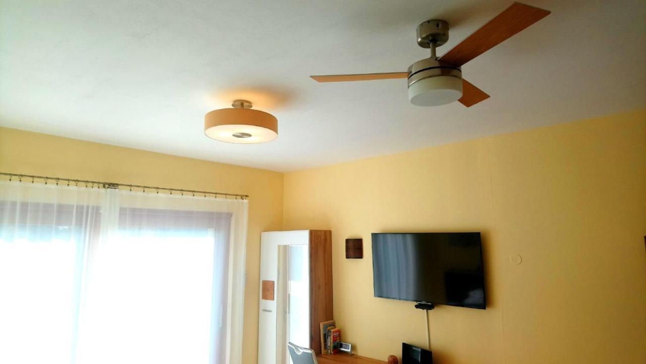 Lovely Apartment, Garden, Parking, Wifi, Netflix Apartment Prag