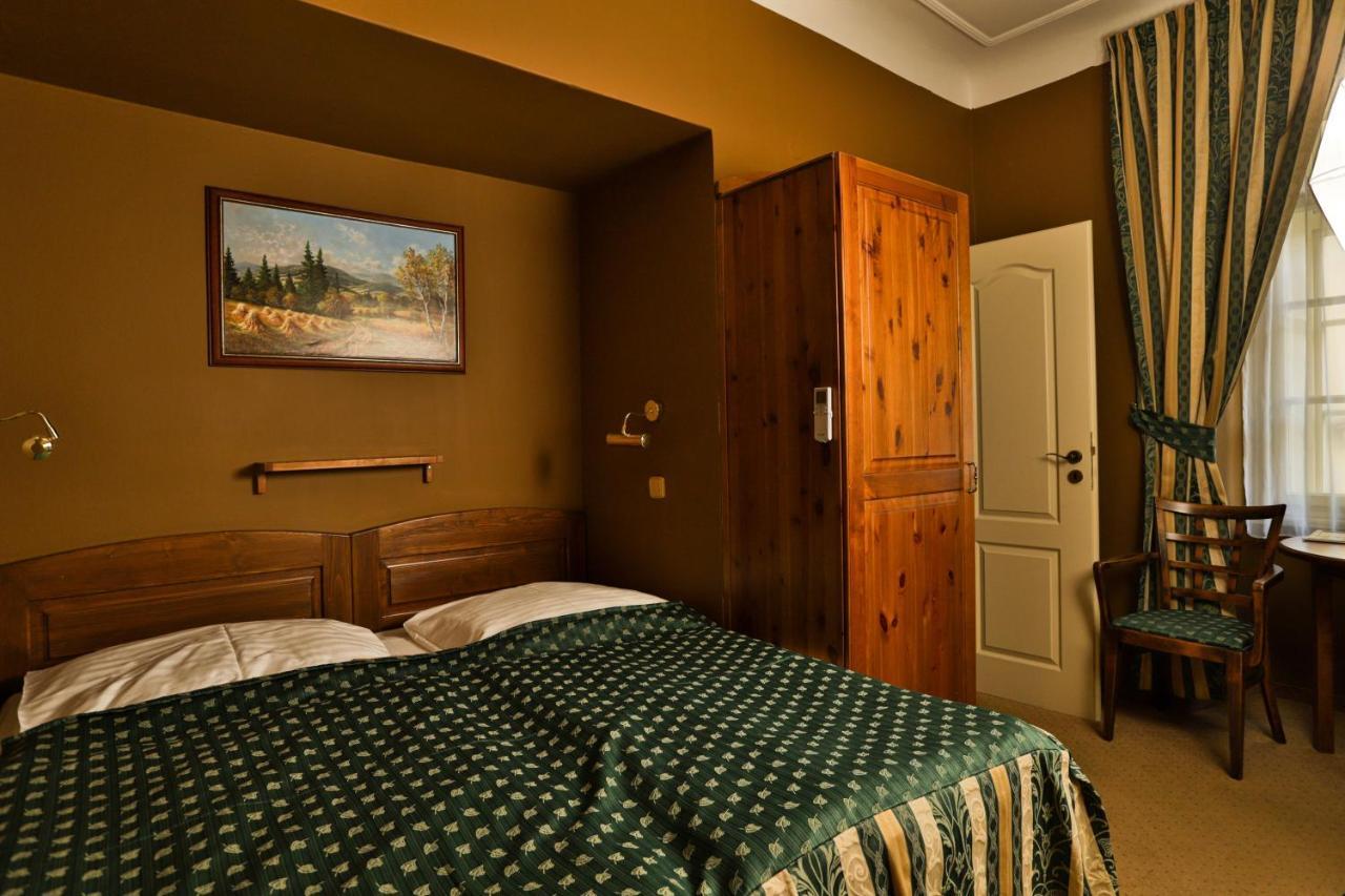 Hotell U Schnellu 3*
