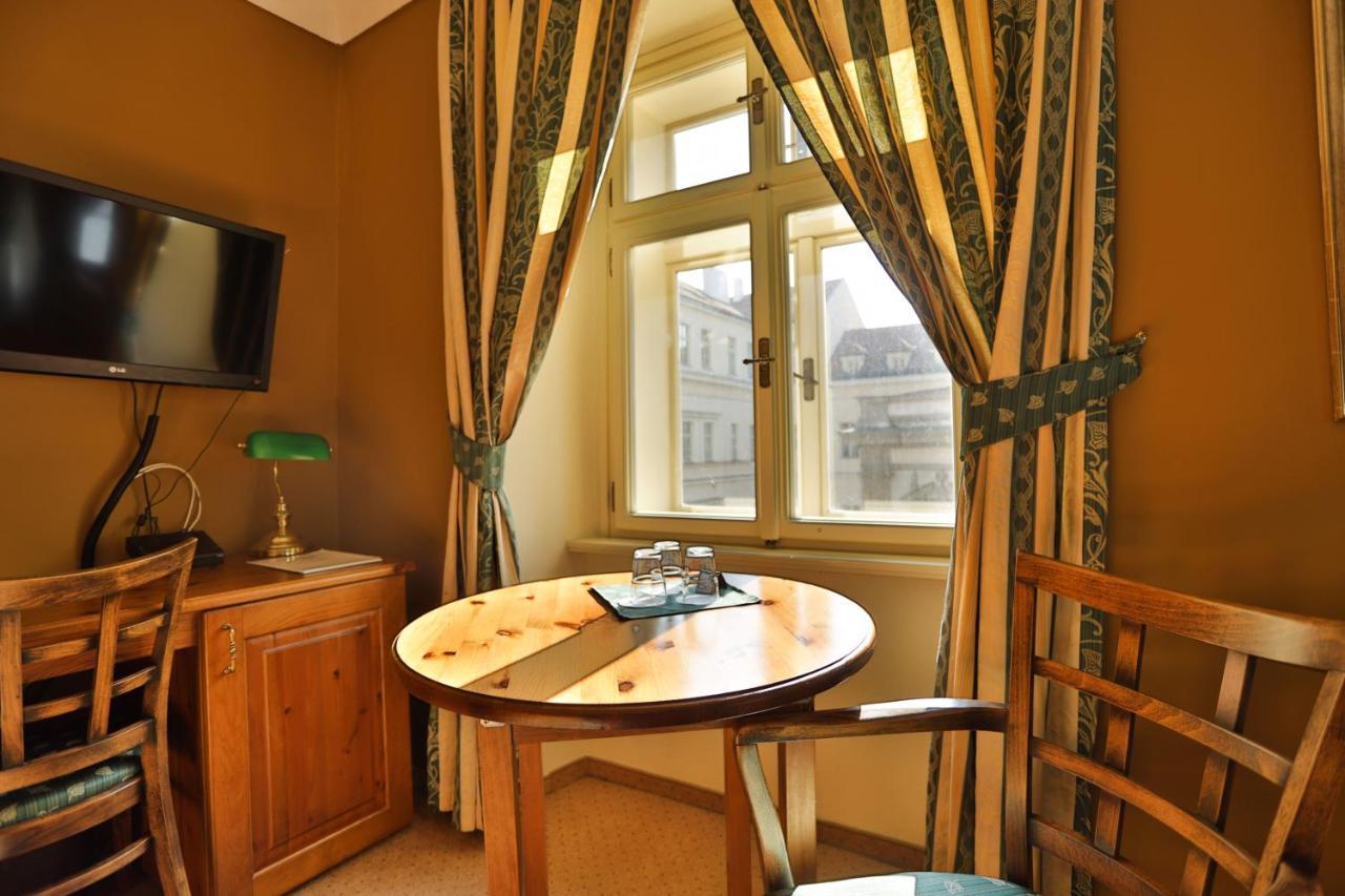 Hotell U Schnellu Prag