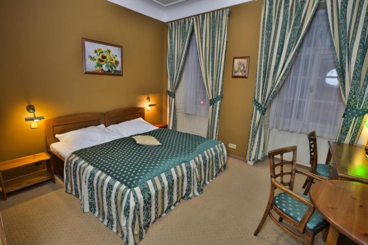 Hotell U Schnellu 3*
