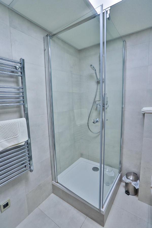 Hotell U Schnellu Prag