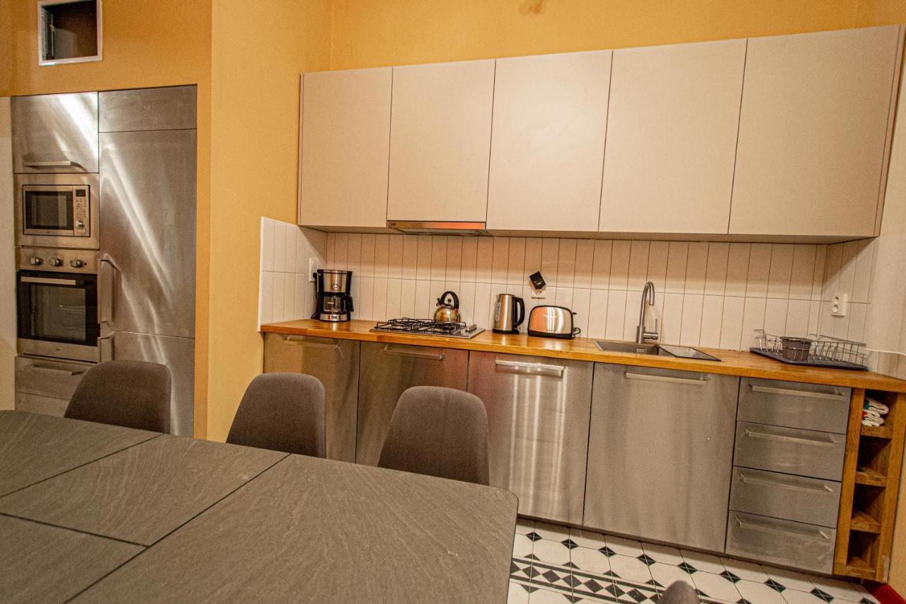 Apartment 4 Bedrooms 130m2 At The Main Square *