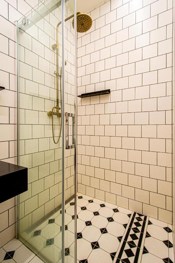4 Bedrooms 130m2 At The Main Square Apartment Prag