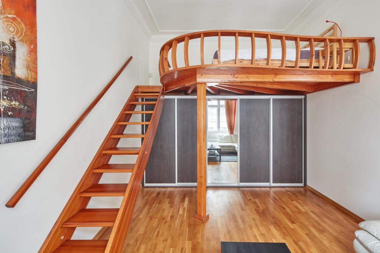 Apartment Days - Classy In The Old Town