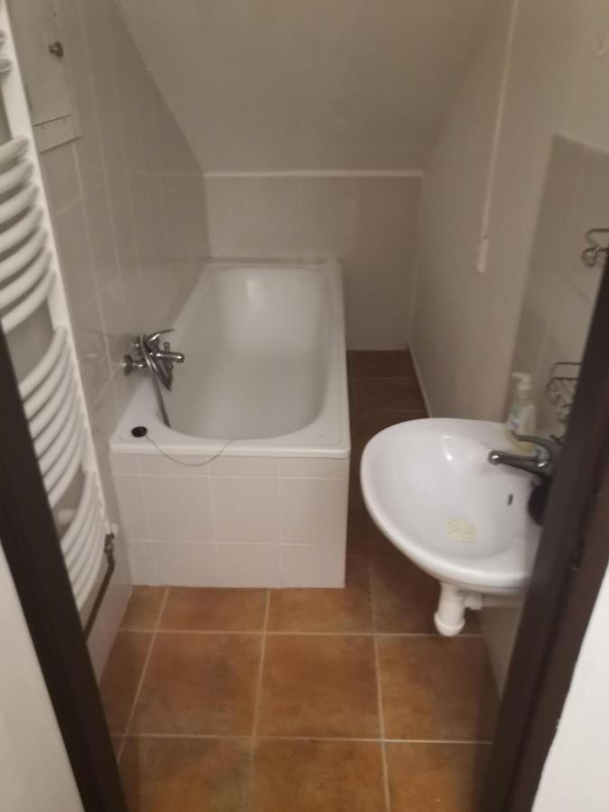 Apartmán Economy Flat 18 Minutes From Vaclavske Namesti *