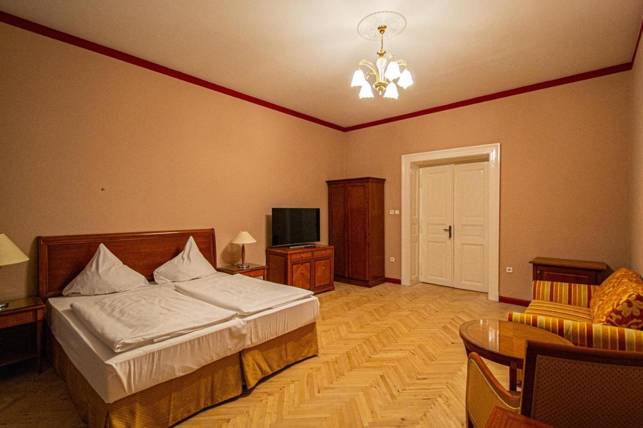 Apartment 4 Bedrooms 130m2 At The Main Square *