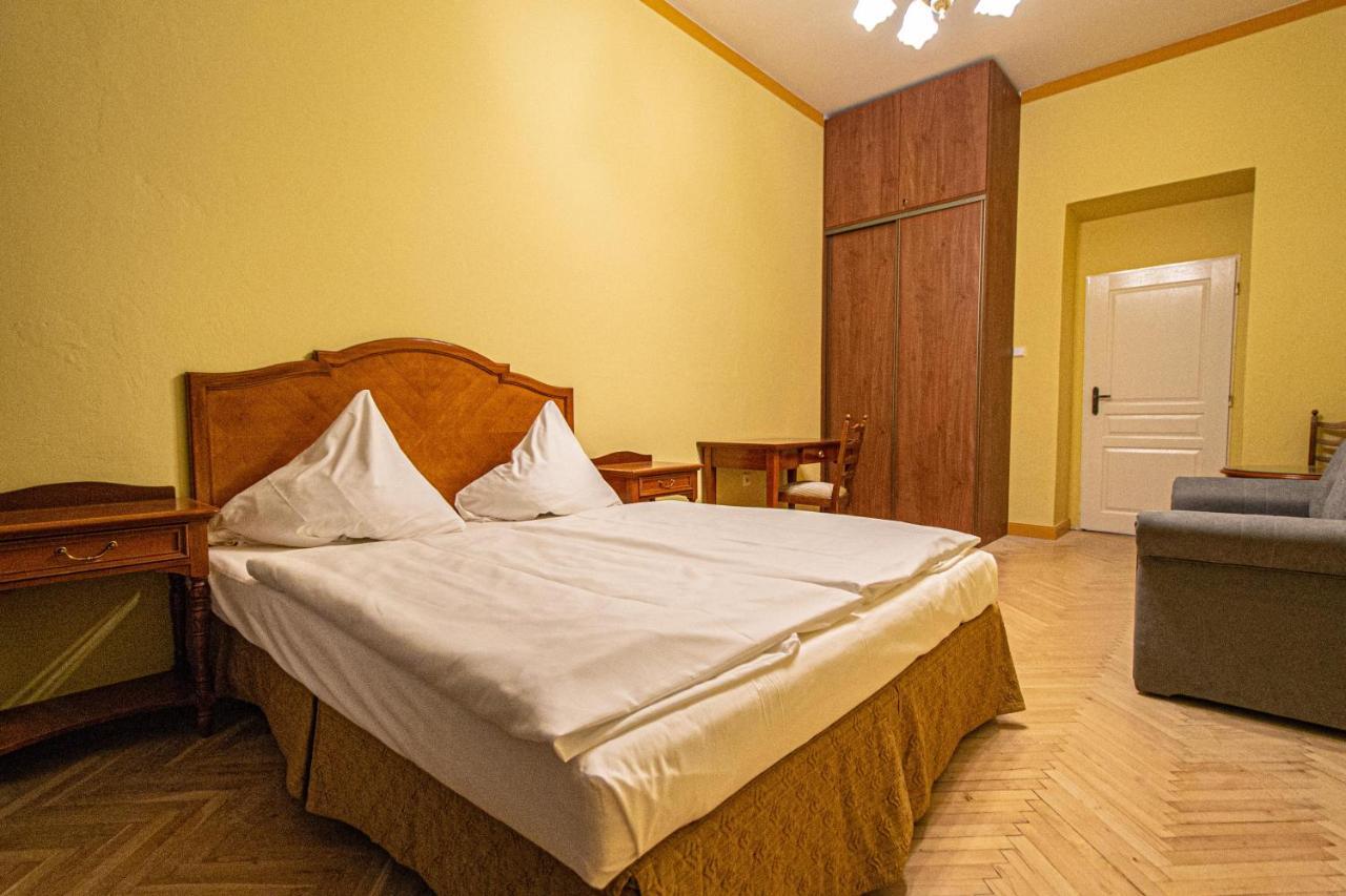 Apartment 4 Bedrooms 130m2 At The Main Square *