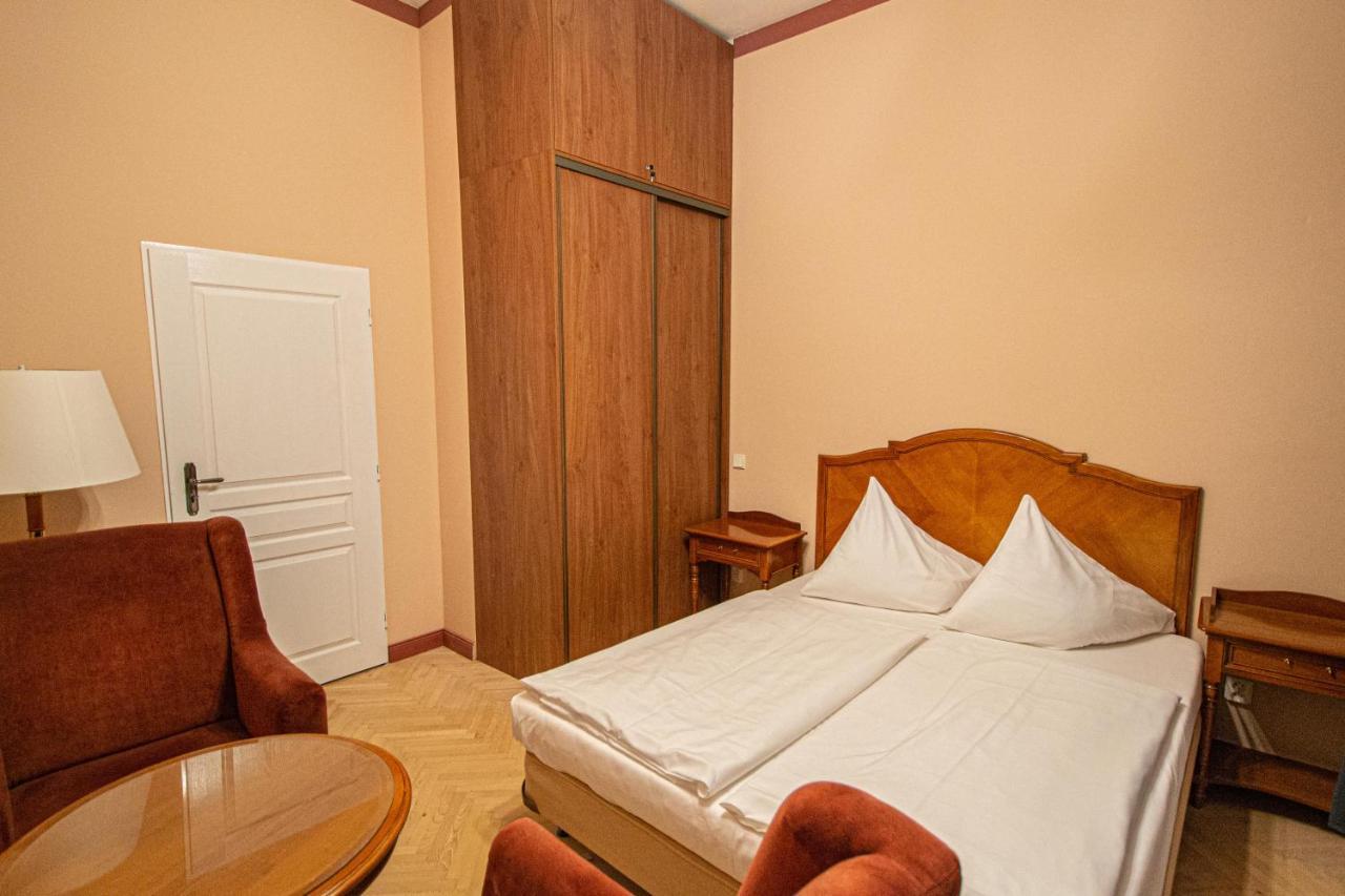 4 Bedrooms 130m2 At The Main Square
