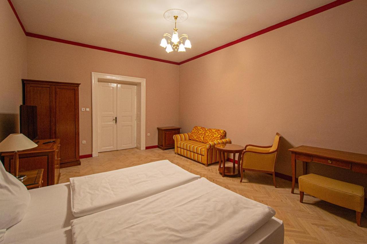 4 Bedrooms 130m2 At The Main Square Apartment