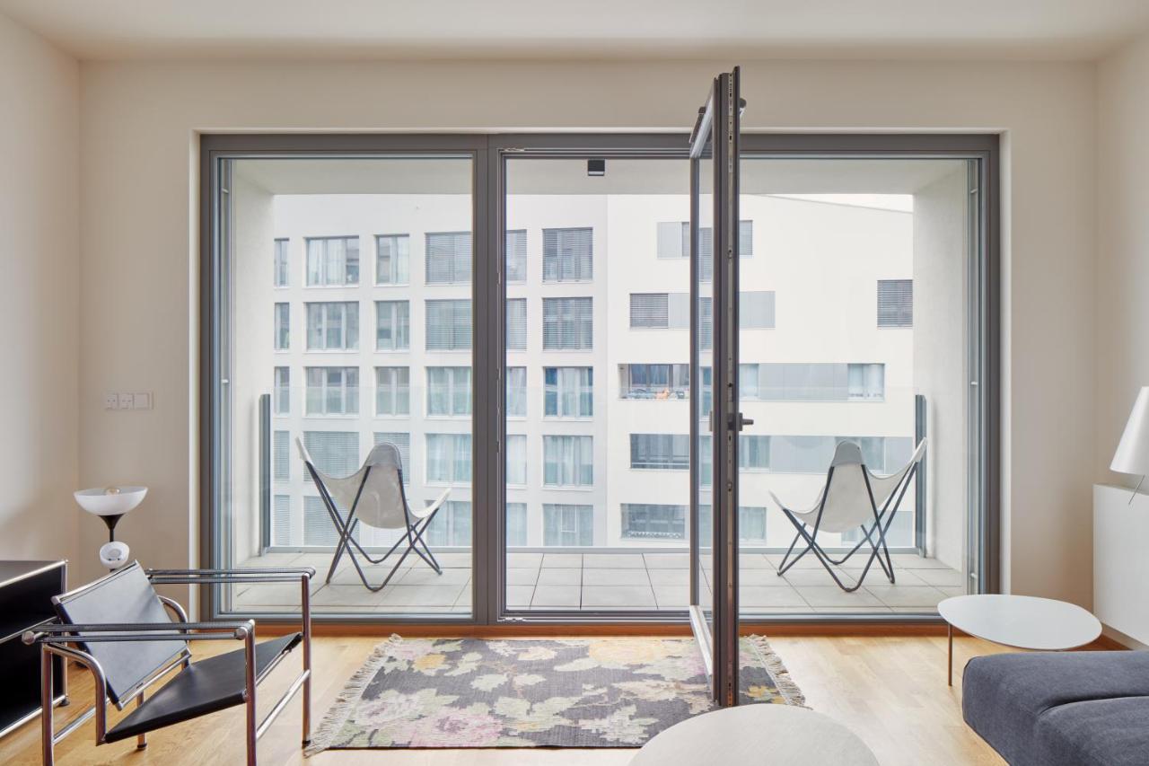 Days - Designer - Trendy Neighborhood Apartment *