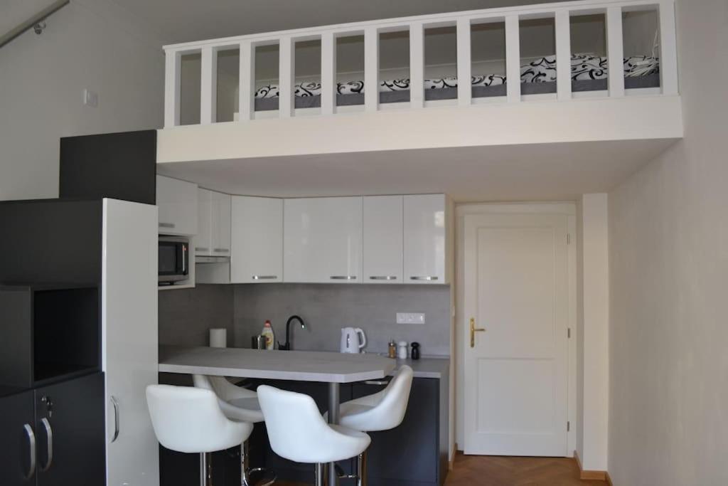 Apartment Quiet In A Short Distance From The Prague