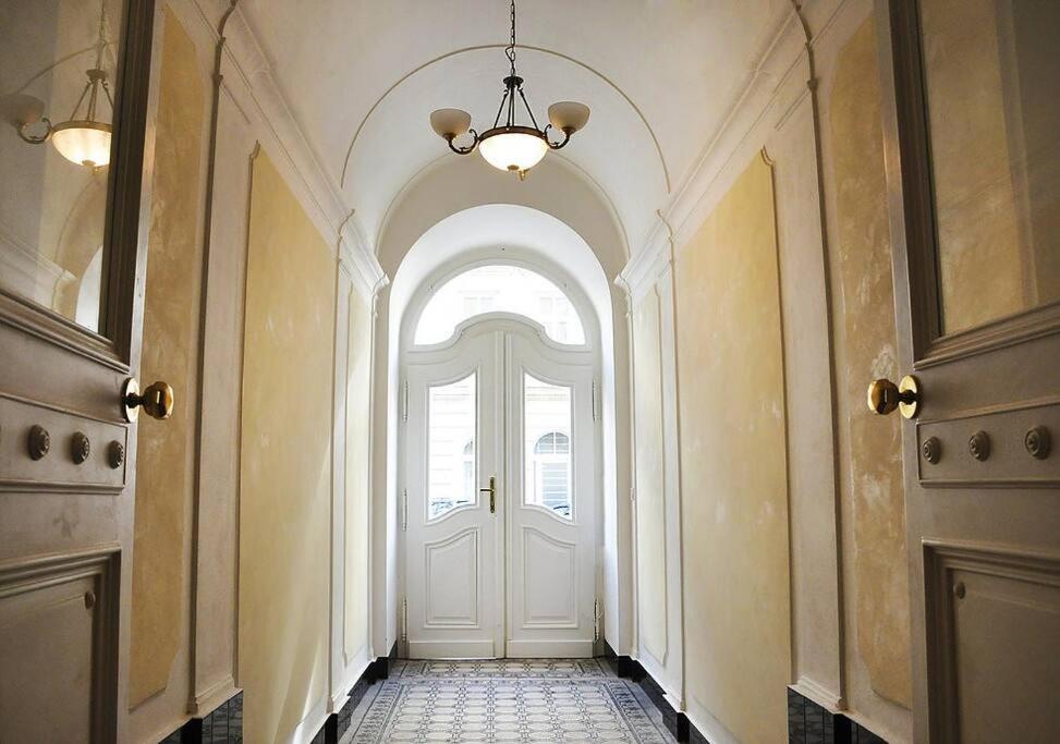 Quiet In A Short Distance From The Apartment
