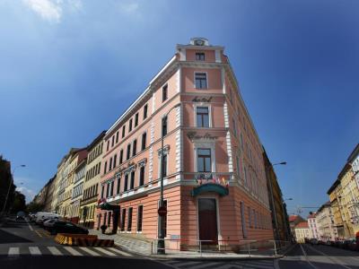 Hotel Carlton 4*