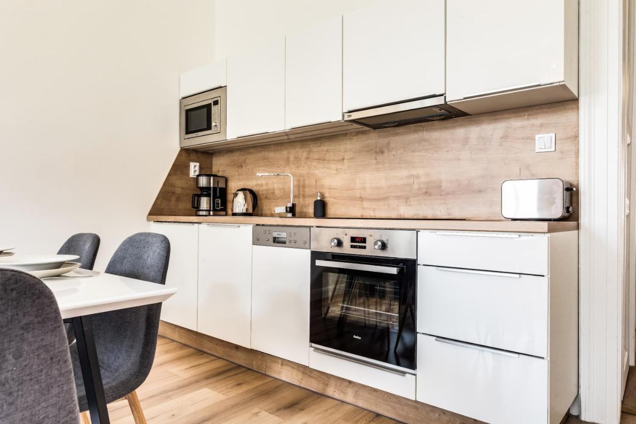 Apartment Charles Bridge - 3 Bedroom - Old Town *