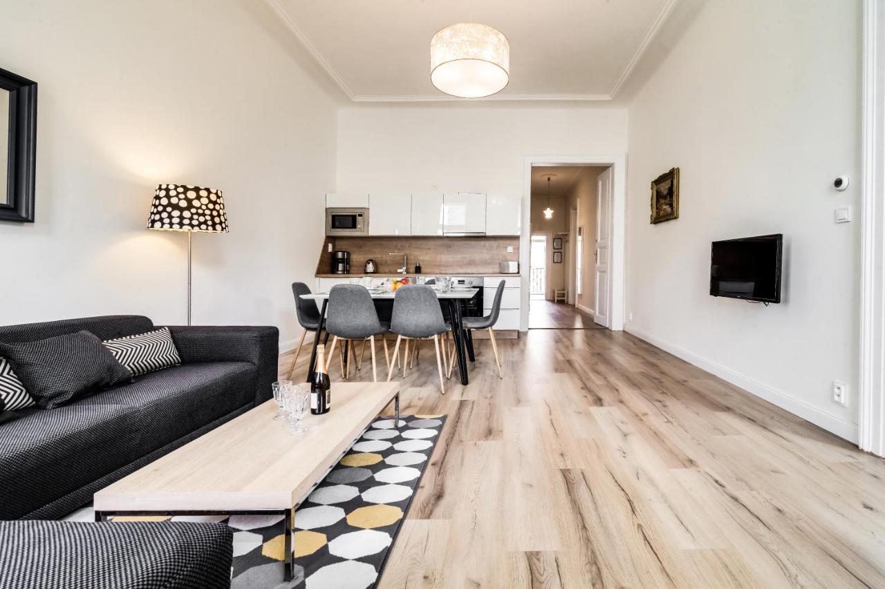 Charles Bridge - 3 Bedroom - Old Town *