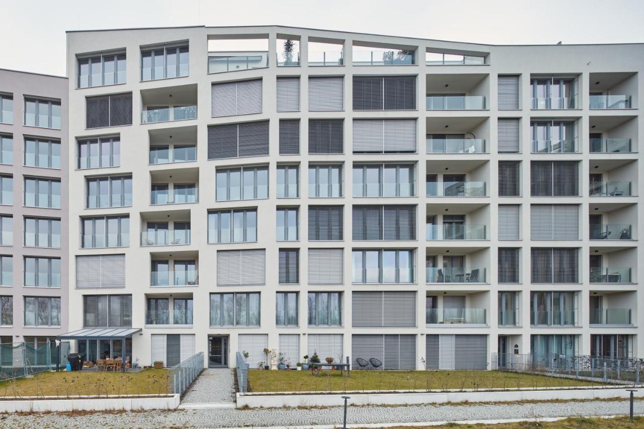 Days - Designer - Trendy Neighborhood *