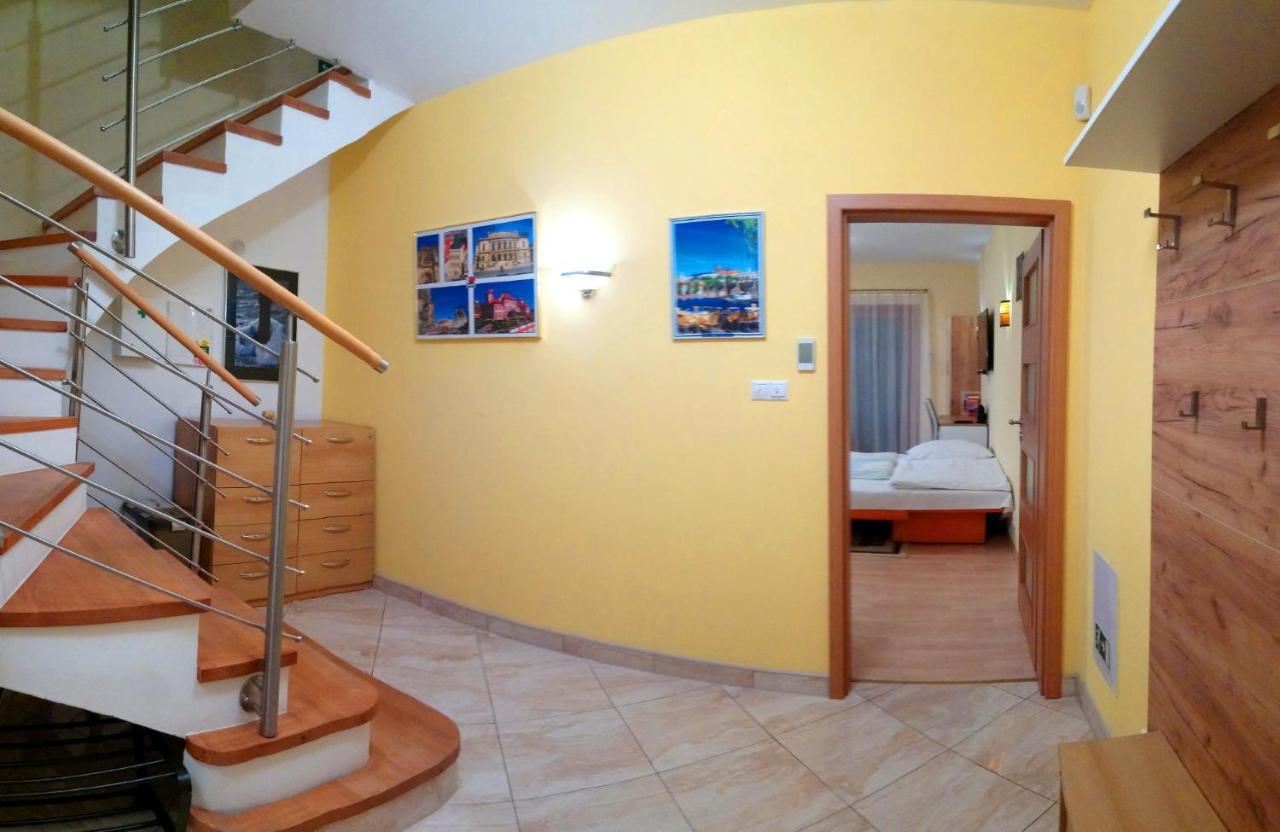 Lovely Apartment, Garden, Parking, Wifi, Netflix Apartment *