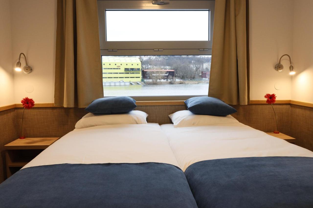 Botel Racek 3*