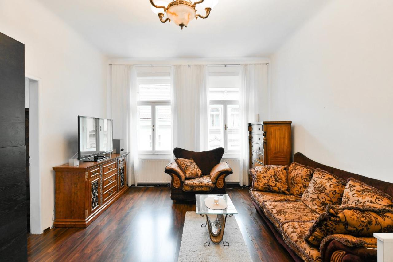 Comfort Central Apartment, 4bdrm, 2bthrm *