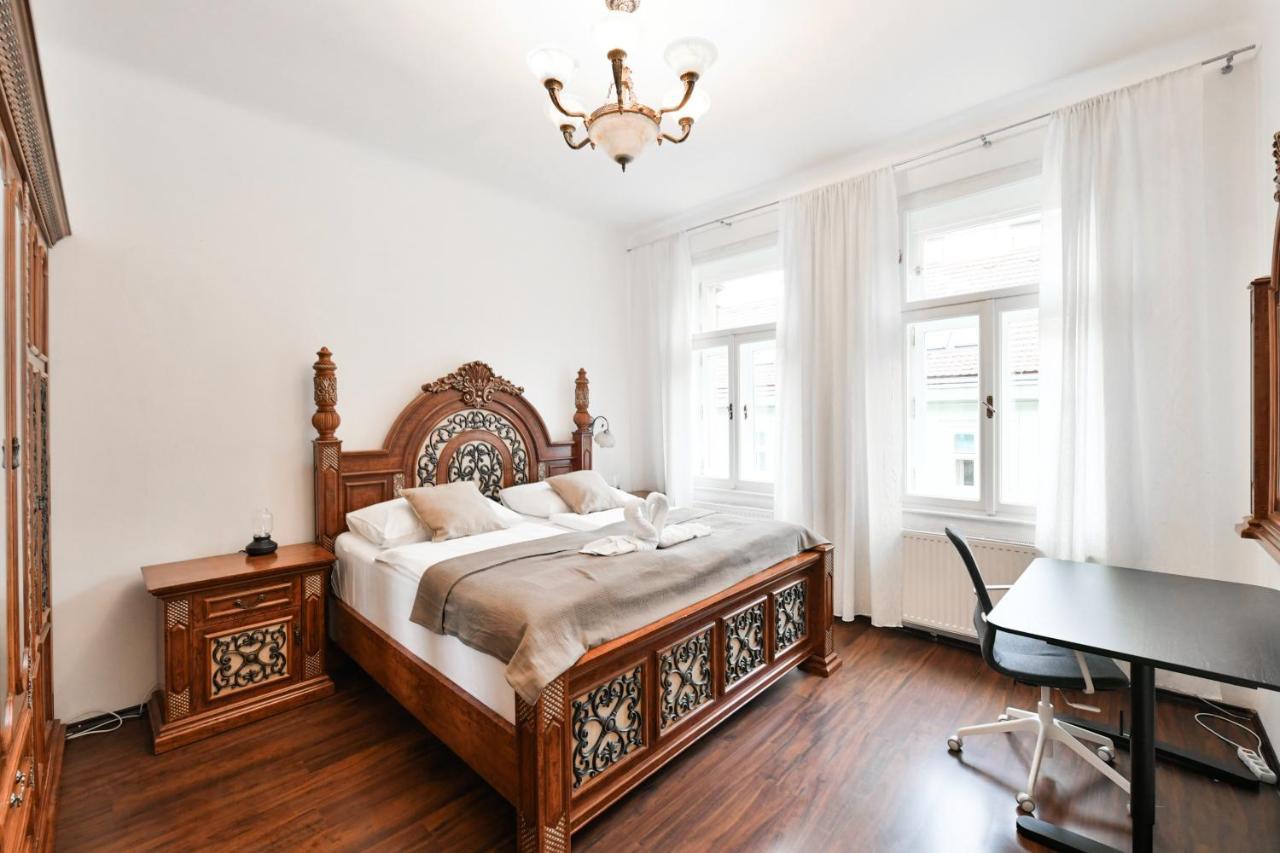 Comfort Central Apartment, 4bdrm, 2bthrm Prag