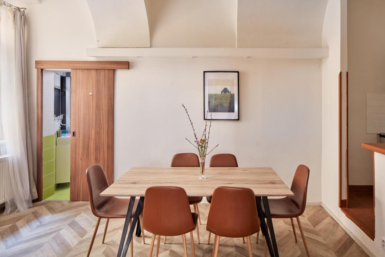 Cozy Flat In New Town By Days Prag