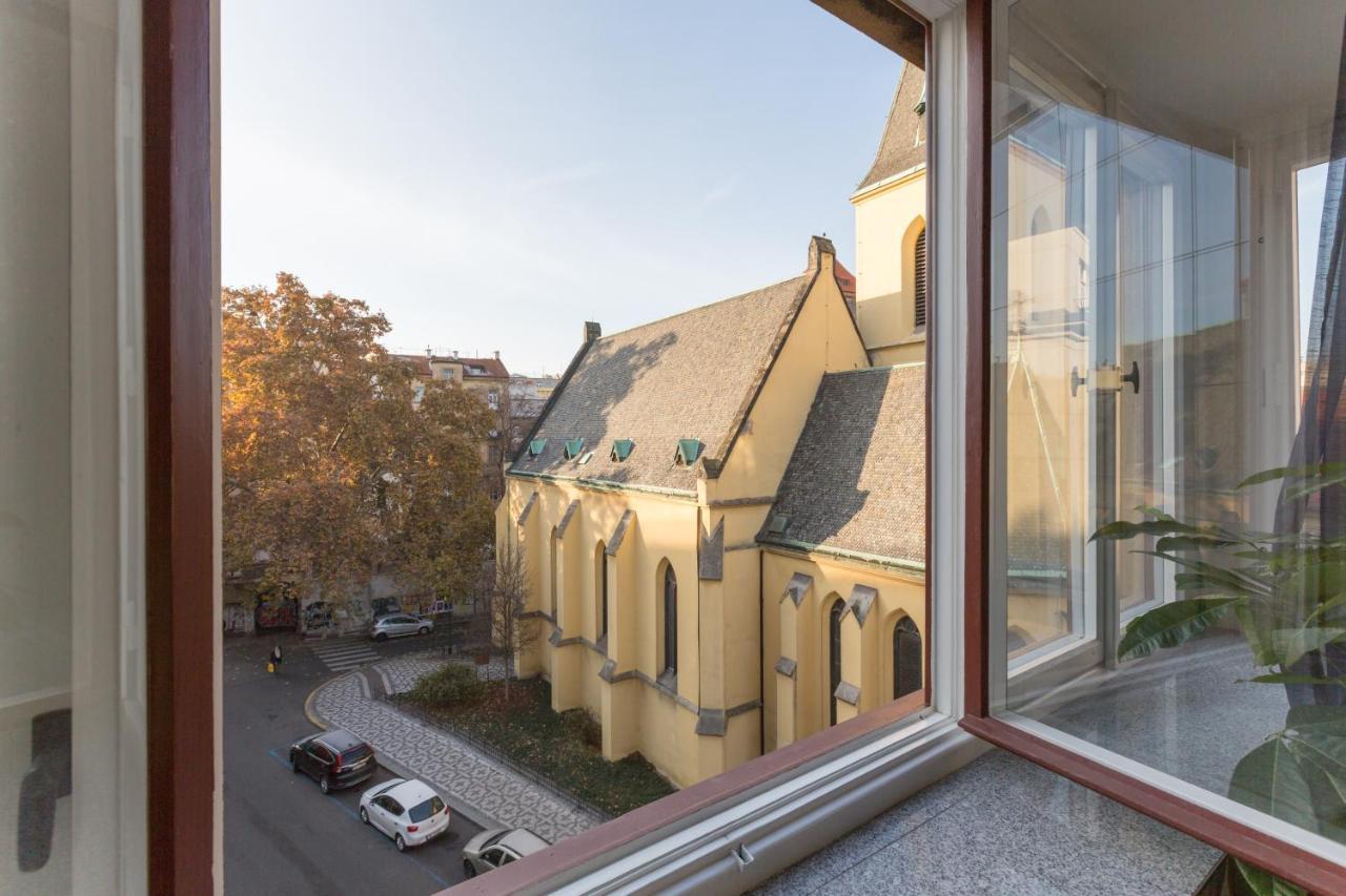 Flat 2 Bedrooms In Historical Center - Klimentska * Prag