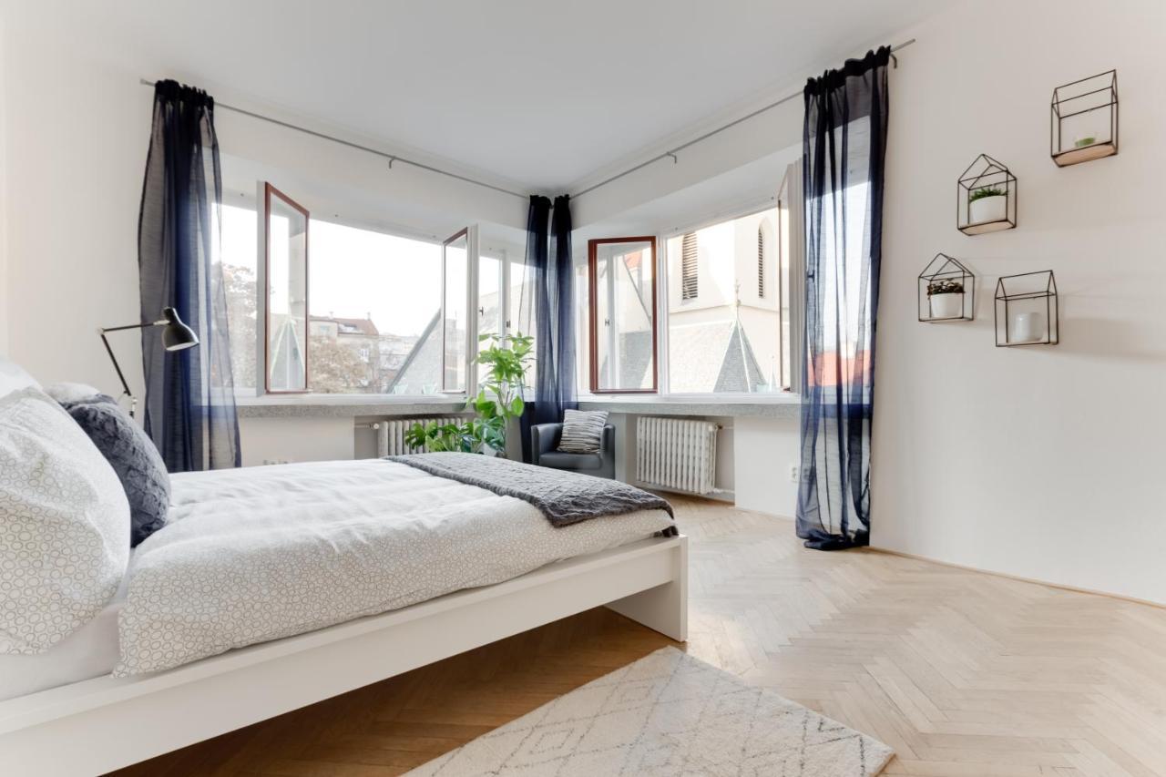 Flat 2 Bedrooms In Historical Center - Klimentska
