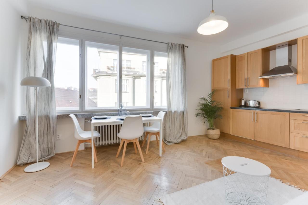 Flat 2 Bedrooms In Historical Center - Klimentska Apartment *