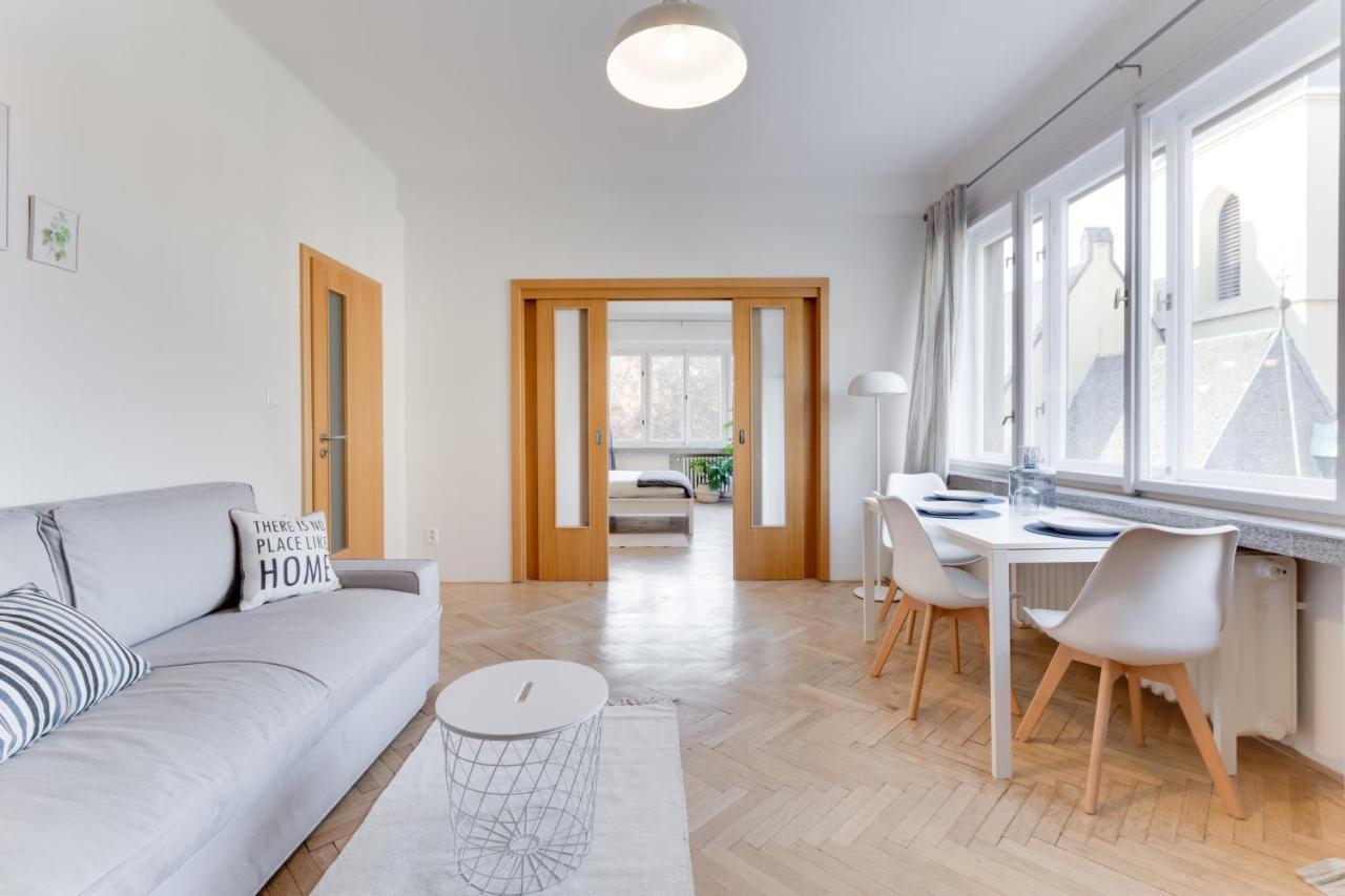 Flat 2 Bedrooms In Historical Center - Klimentska *