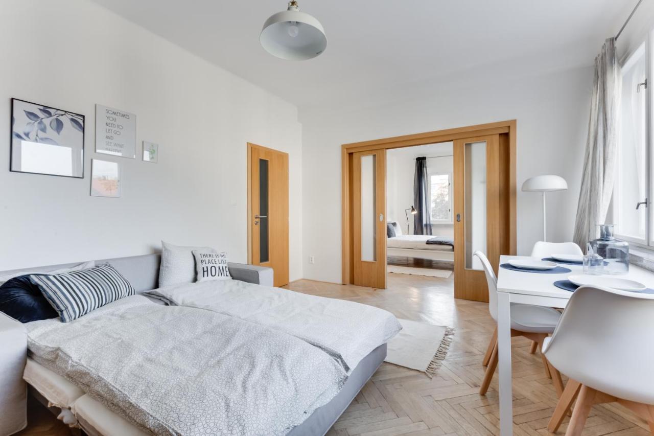 Flat 2 Bedrooms In Historical Center - Klimentska *